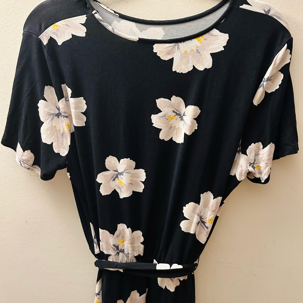 🖤Old Navy Floral Belted Dress🖤